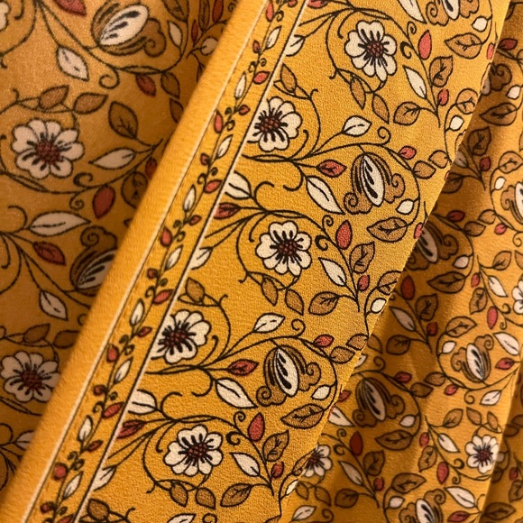 Max Studio Top - Picture 8 of 9